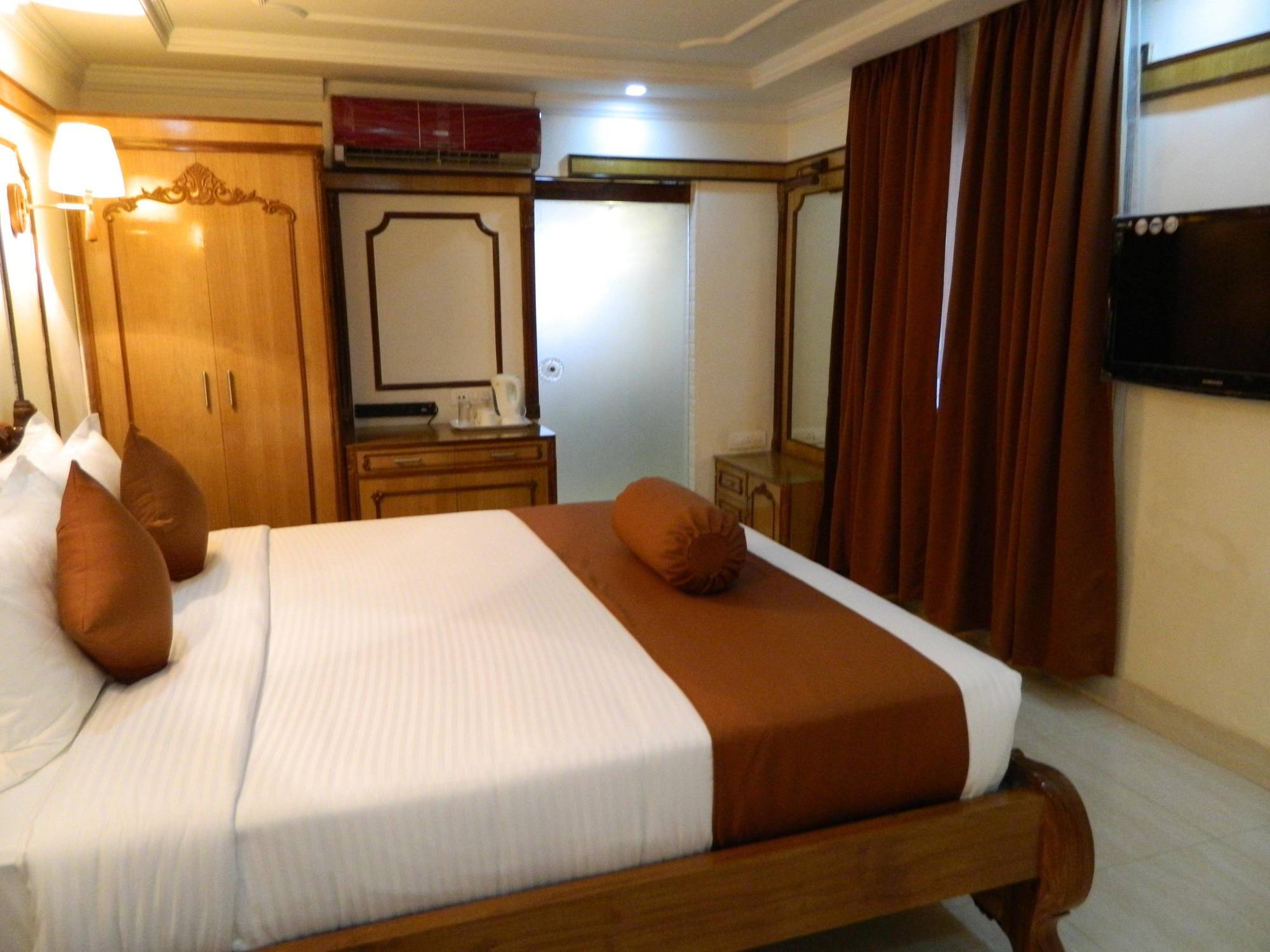 Hotel Thames International Calcutta Buitenkant foto